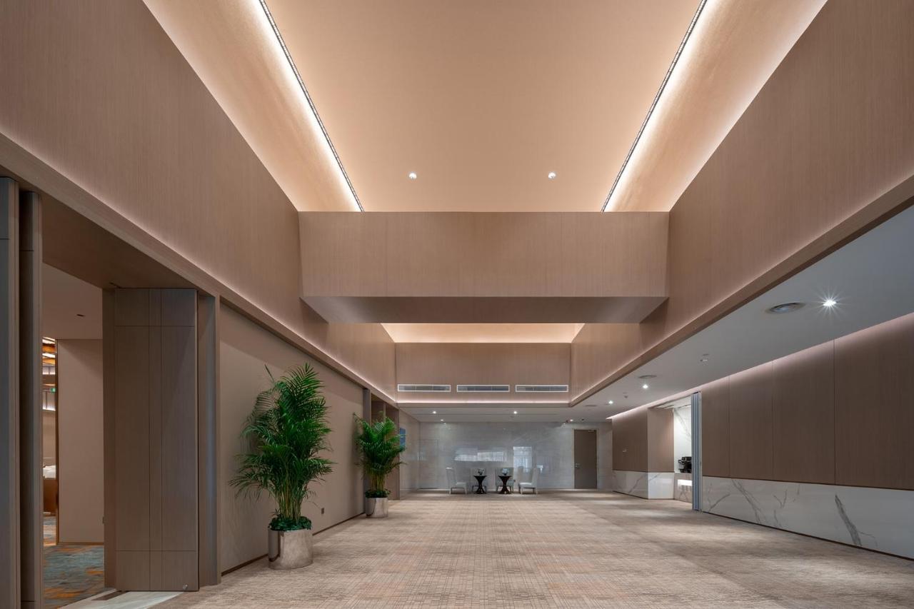 Holiday Inn Beijing Focus Square By Ihg Екстериор снимка