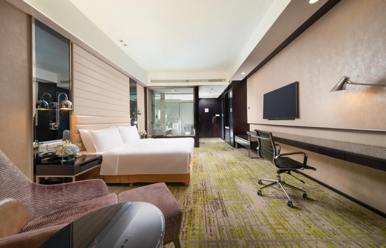 Holiday Inn Beijing Focus Square By Ihg Екстериор снимка