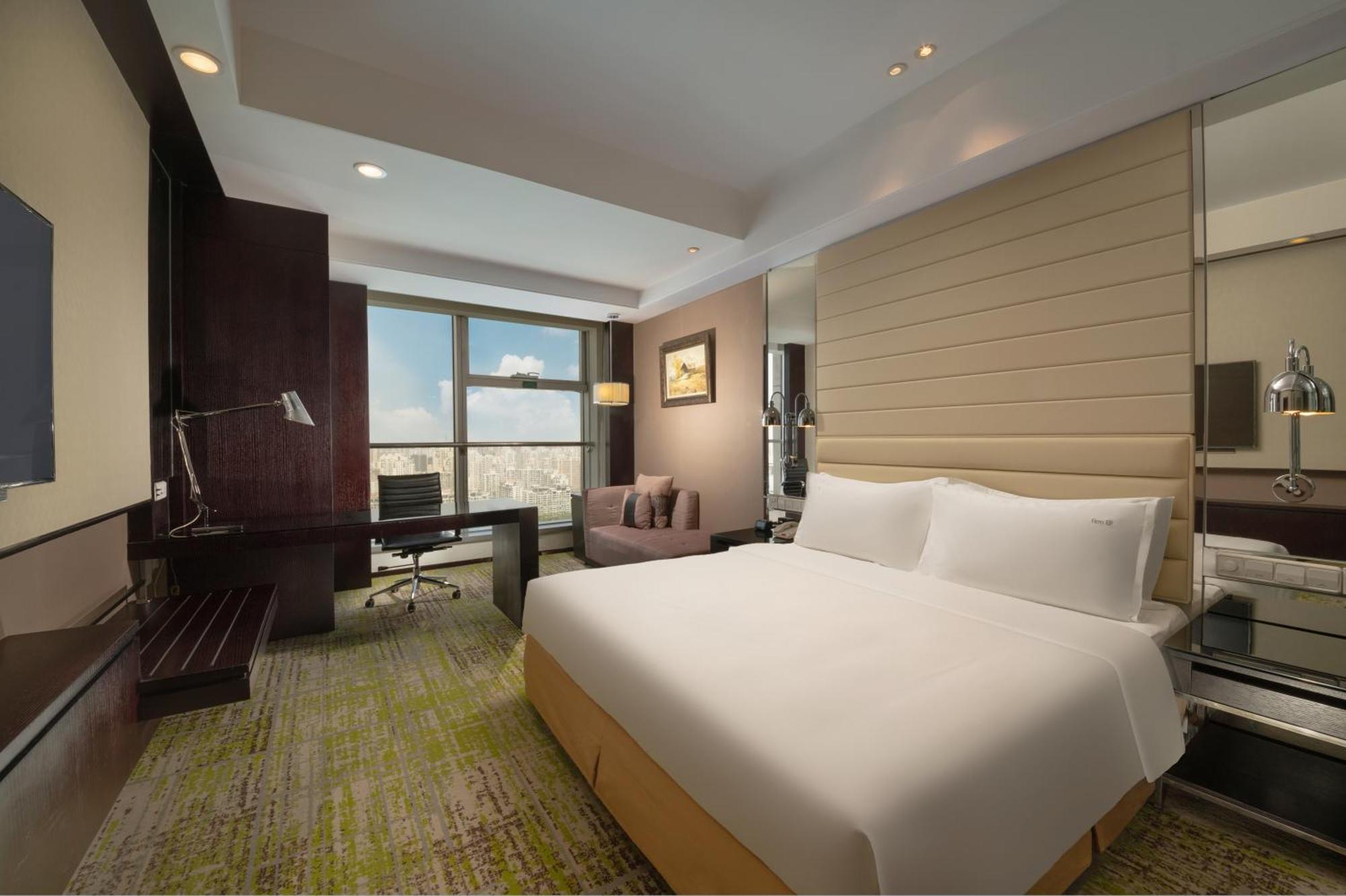 Holiday Inn Beijing Focus Square By Ihg Екстериор снимка